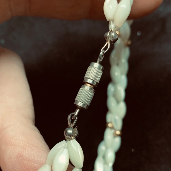 Vintage Vietnam Motherof Pearl Coral Jade Necklace - Picture 5 of 8